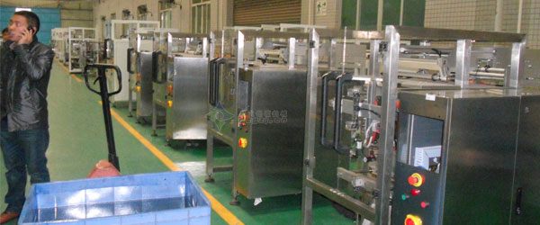 全自動(dòng)袋裝辣椒醬灌裝機(jī)