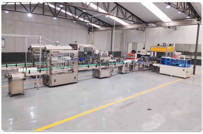 自動化食用油灌裝線-整套食用油灌裝機生產(chǎn)線客戶案例實拍圖